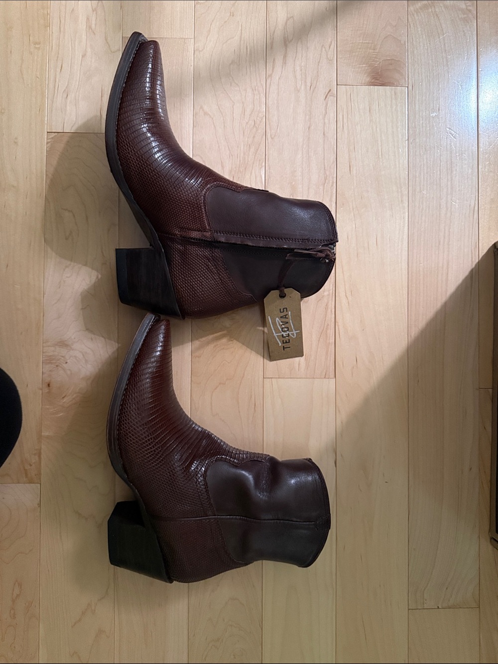 Thomas Rhett Tecovas - Picture 2 of 6